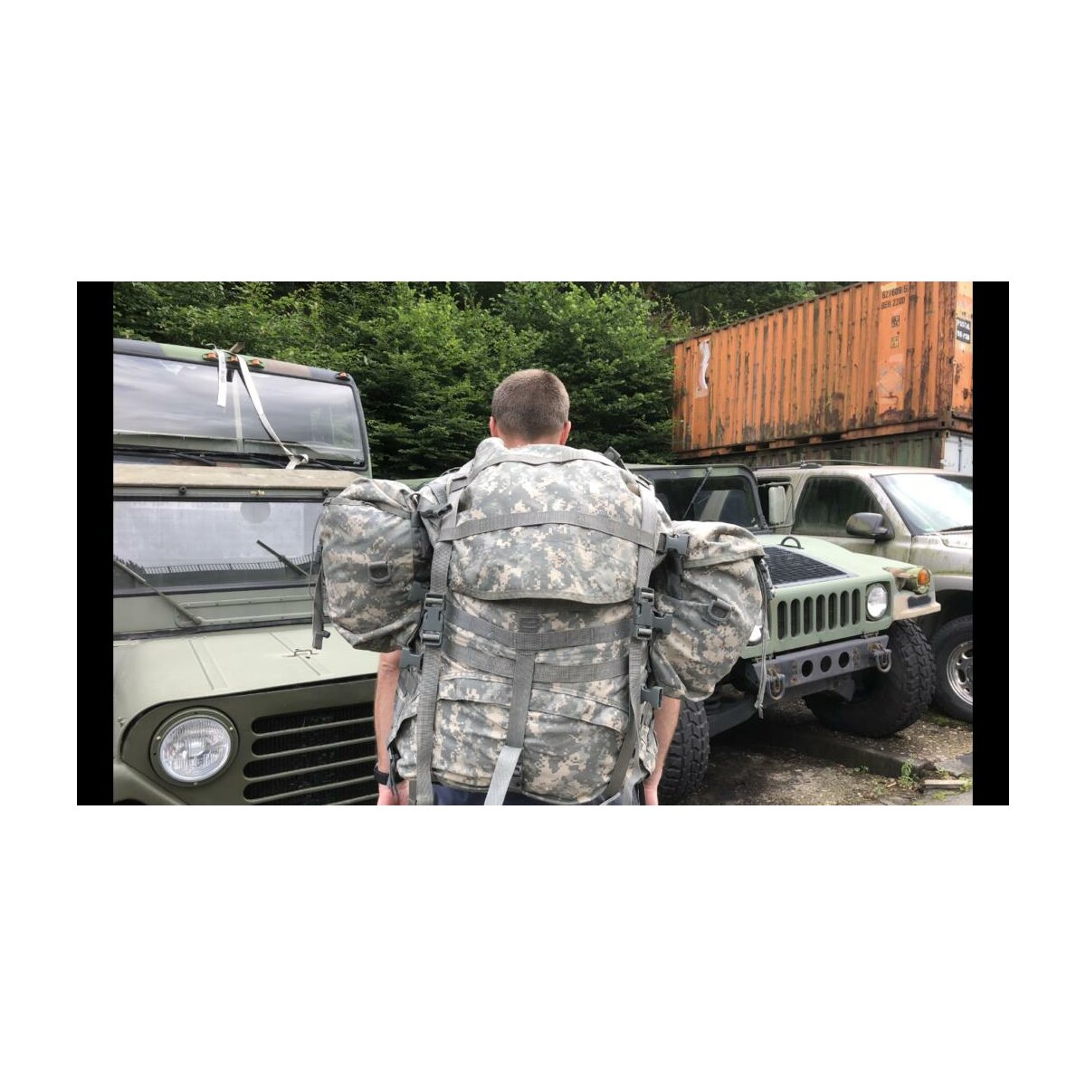 Karabiner mit Bungee-Seil, Hersteller von militärischen taktischen Taschen  & Militärrucksäcken